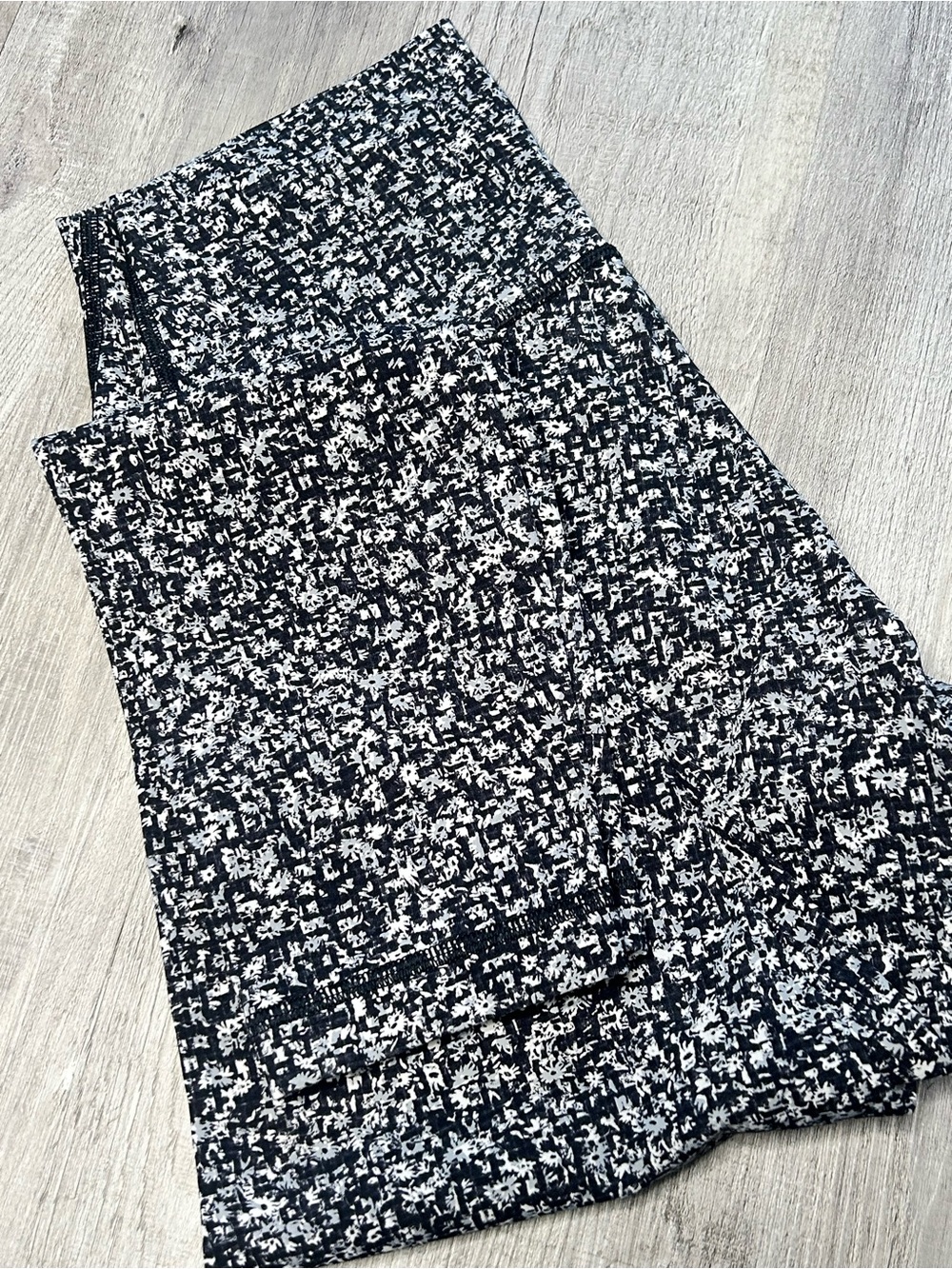 lululemon athletica size 6